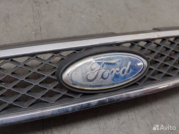 Решетка радиатора Ford Fiesta