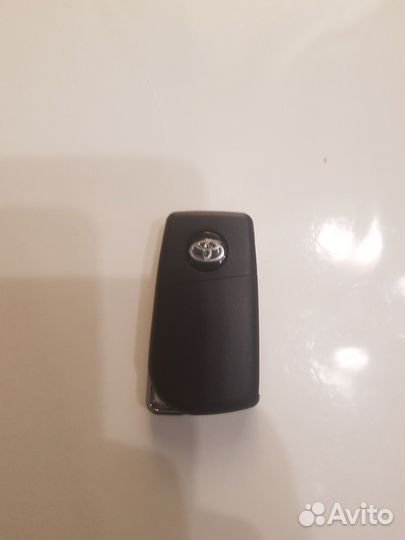 Выкидной Ключ Тойота Авенсис / Toyota Avensis