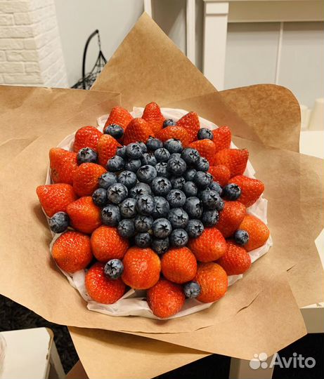 Букеты из свежей клубники