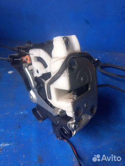 Замок двери передней правой Outlander XL