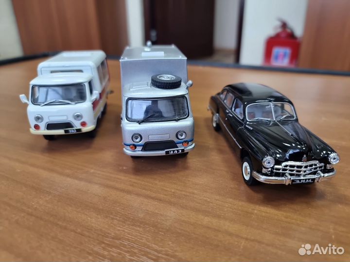 Модель автомобиля 1:43