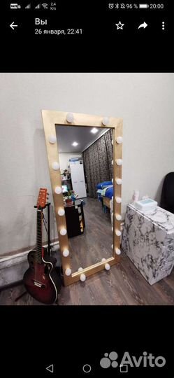 Гримерное зеркало с лампочками