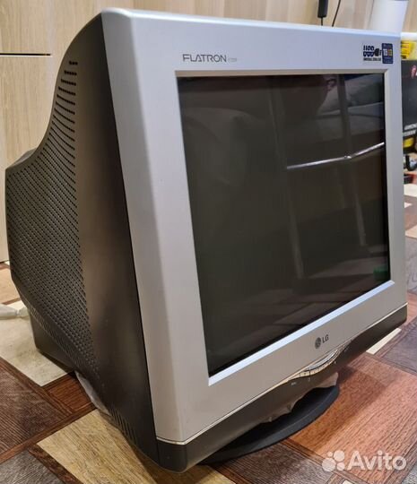 Монитор эл. LG F720P