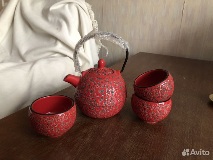 Набор чайник и чашки