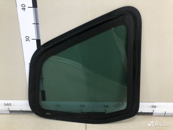 Стекло кузовное глухое левое Renault Duster 2012