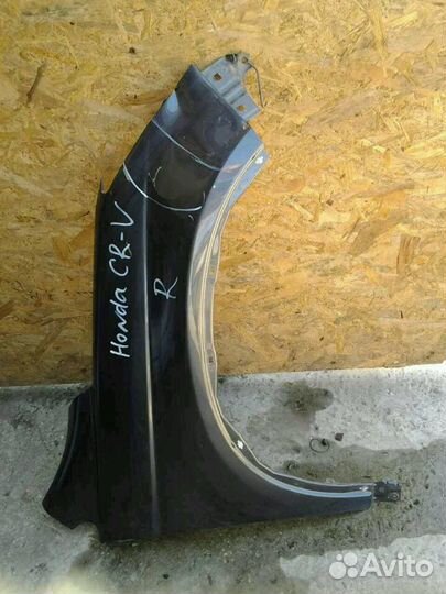 Продам крыло на Хонда сrv