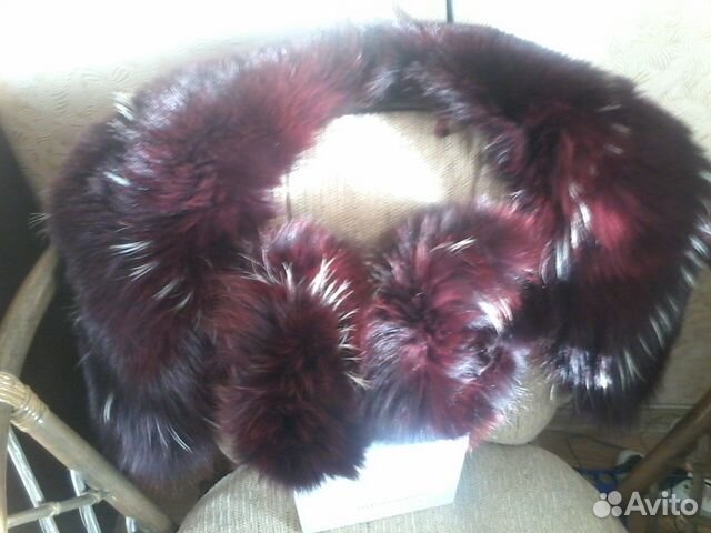 Воротник и манжеты из песца цвет вишнёвые