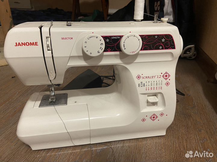 Швейная машина Janome