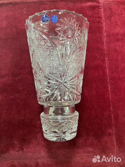 Большая хрустальная ваза