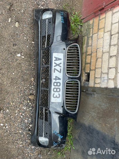 Продам передний бампер BMW F10 дорест цвет Schwarz