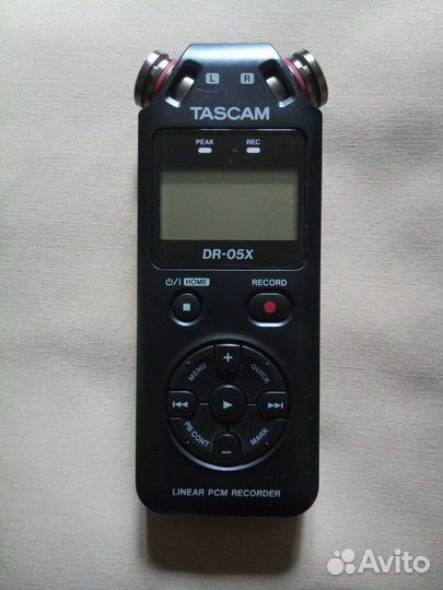 Портативный диктофон рекордер Tascam DR-05X