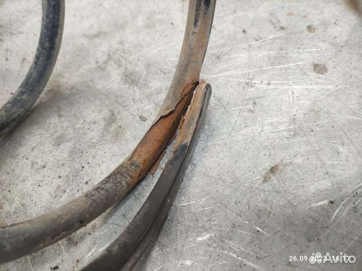 Пружина задняя правая Mitsubishi Pajero Sport 2