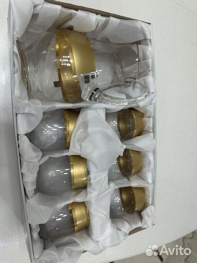 Кувшины и графины со стаканами