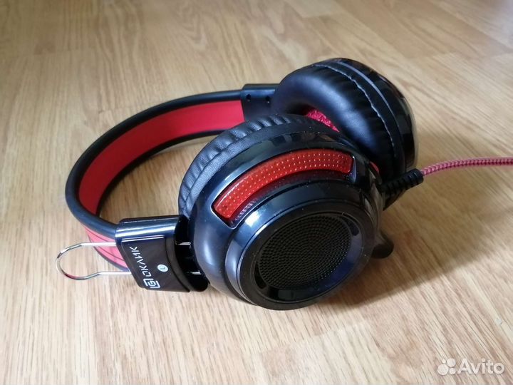 Наушники с микрофоном