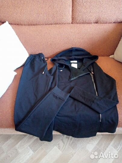 Спортивный костюм женский