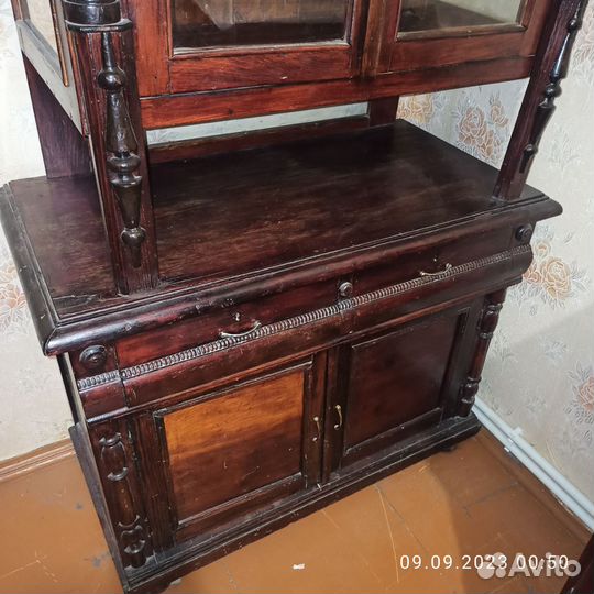 Старинный буфет