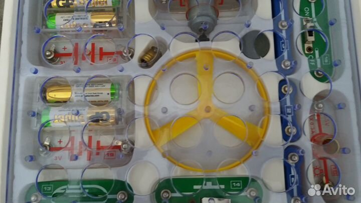 Электронный конструктор Знаток 15А