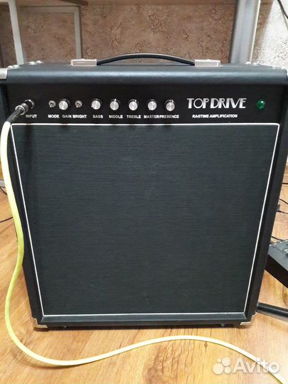 Ламповый гитарный комбоусилитель