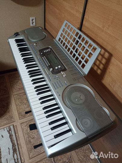 Синтезатор Casio WK-3700 с подставкой, без торга