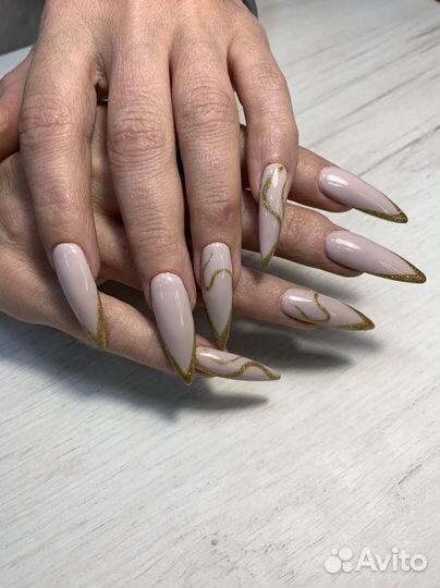 Модель на наращивание ногтей