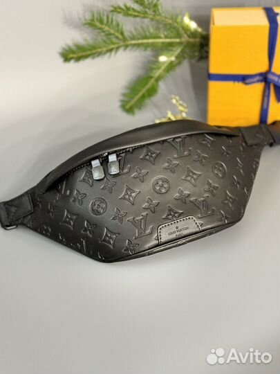 Поясная сумка Discovery Bumbag PM Louis Vuitton