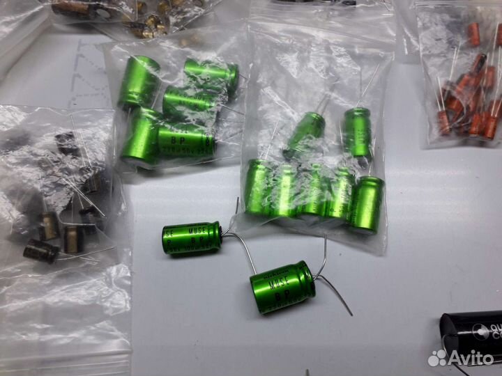 Радиодеталь конденсаторы