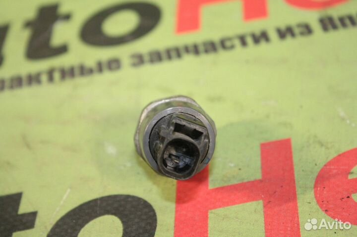 Датчик давления масла toyota wish ZNE10G 1zzfe