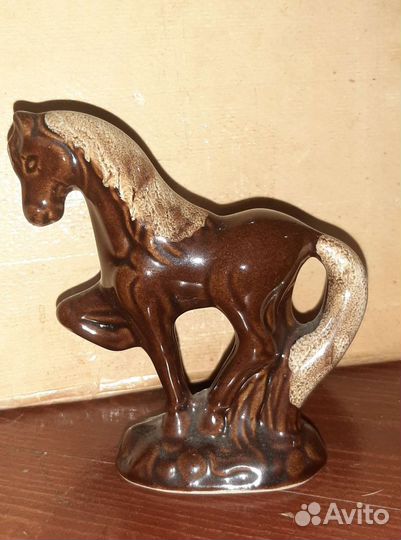 Керамическая статуэтка