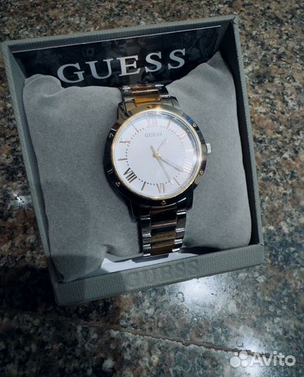 Наручные часы Guess