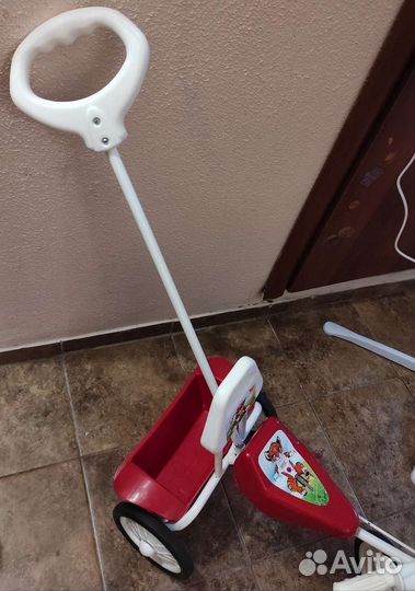 Велосипед трёхколёсный с родительской ручкой