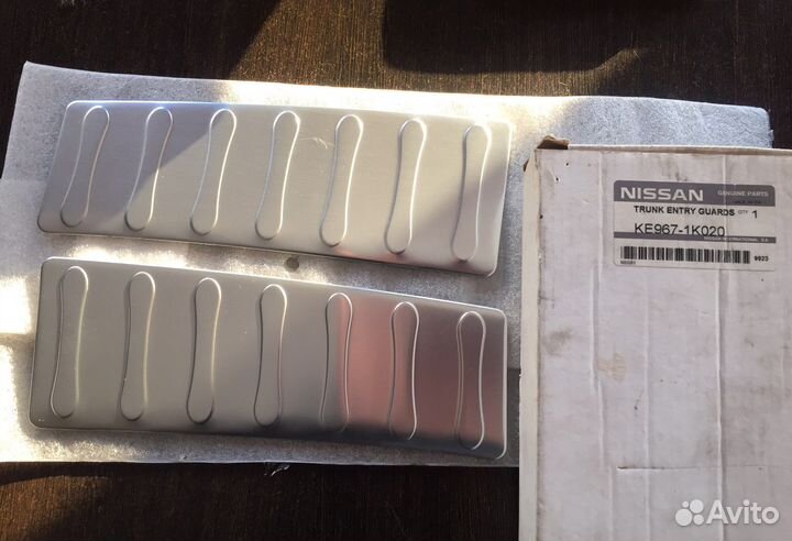 Новые Накладки на порог 5 дверь Juke KE967-1K020