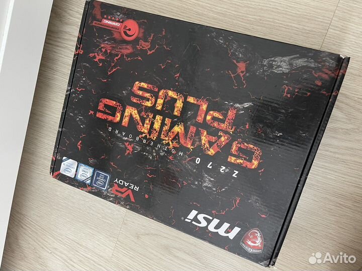 Матринская плата MSI z270 Gaming Plus