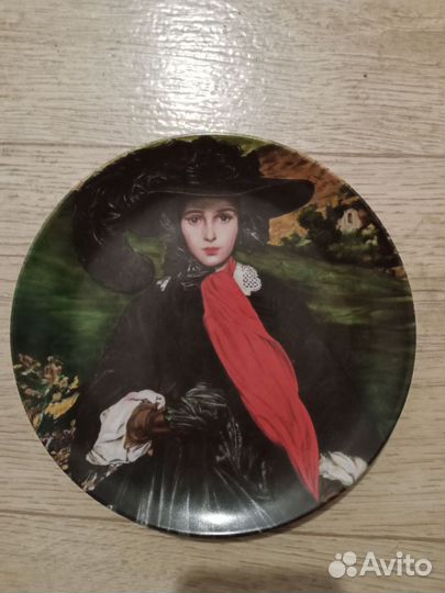 Настенная тарелка коллекционная