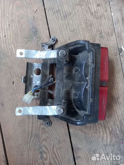 Задний фонарь fz400 fzs600