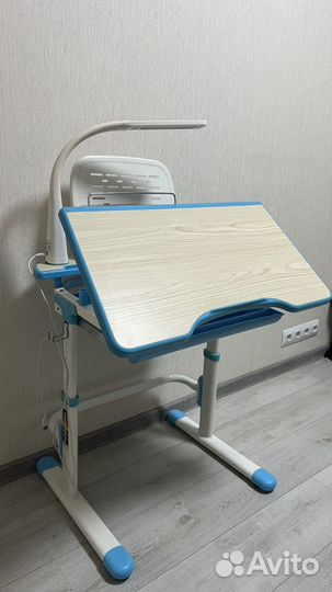 Письменный стол для школьника