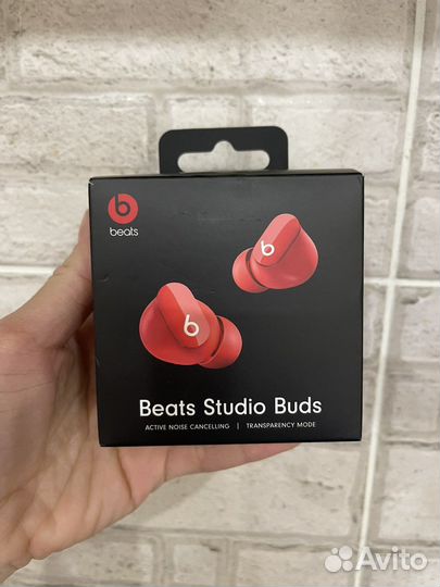 Беспроводные наушники Beats Studio Buds красные