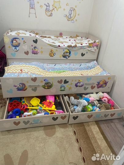 Двухъярусная кровать