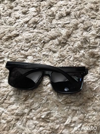 Солнцезащитные очки prada