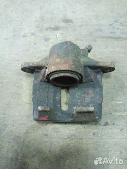 Суппорт тормозной передний Форд Мондео 3