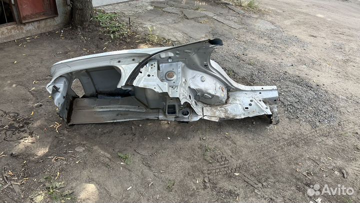 Крыло заднее левое toyota carina ed