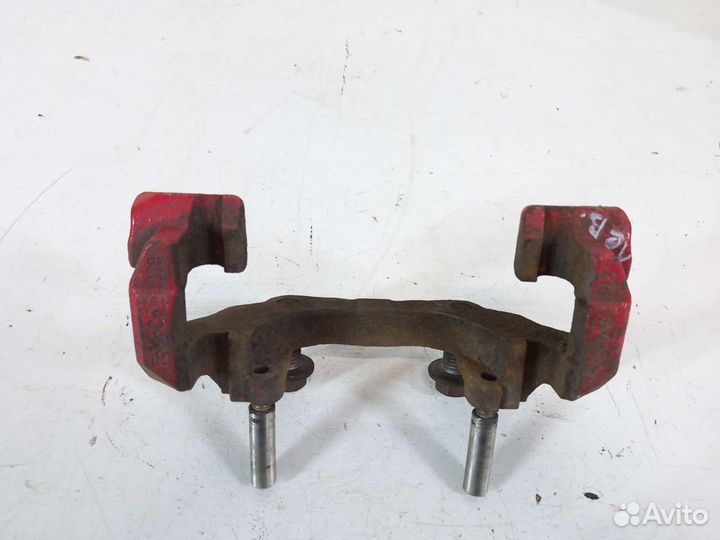 Скоба переднего суппорта Форд Фокус 3