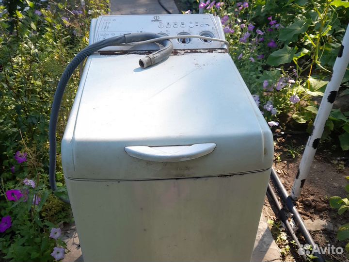 Стиральная машина с вертикальной загрузкой