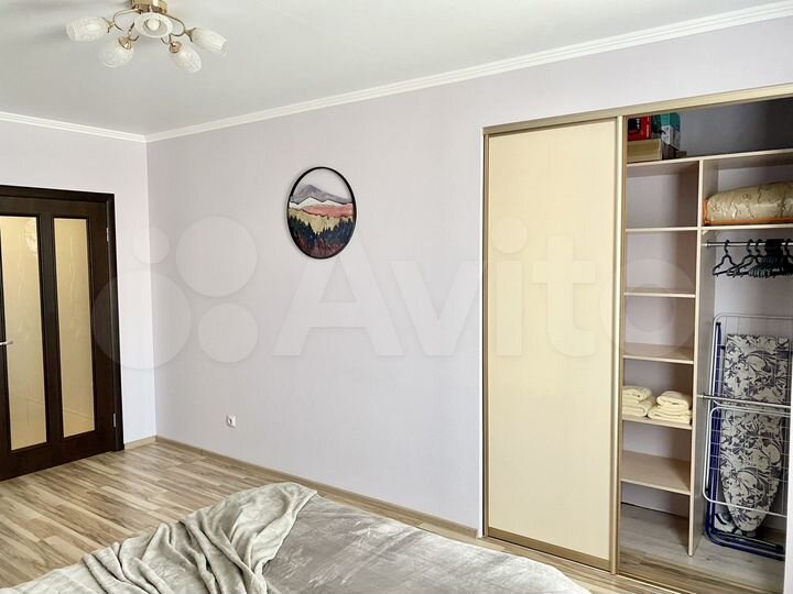 2-к. квартира, 56 м², 7/17 эт.