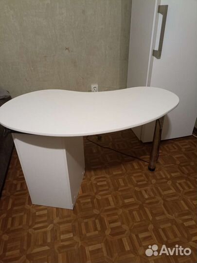 Стол для маникюра бу