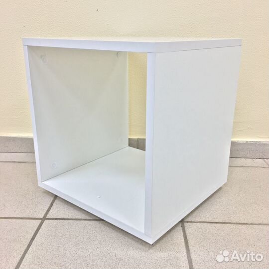 Полка / напольная / для книг / белая