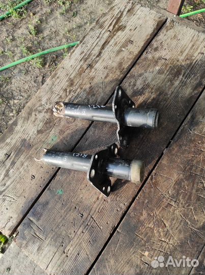 Кронштейн переднего бампера Audi A4 B5