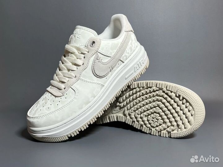 Nike Air Force 1 Luxe ‘Triple White’