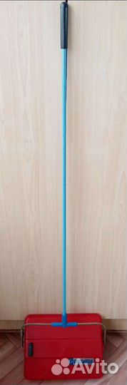 Механическая щетка для чистки ковров (ссср)