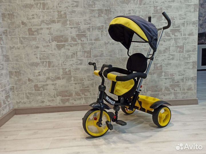 Детский велосипед с ручкой