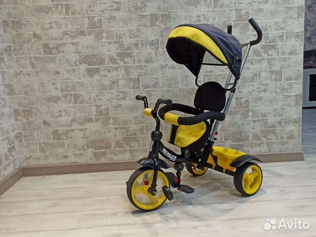 Детский велосипед с ручкой